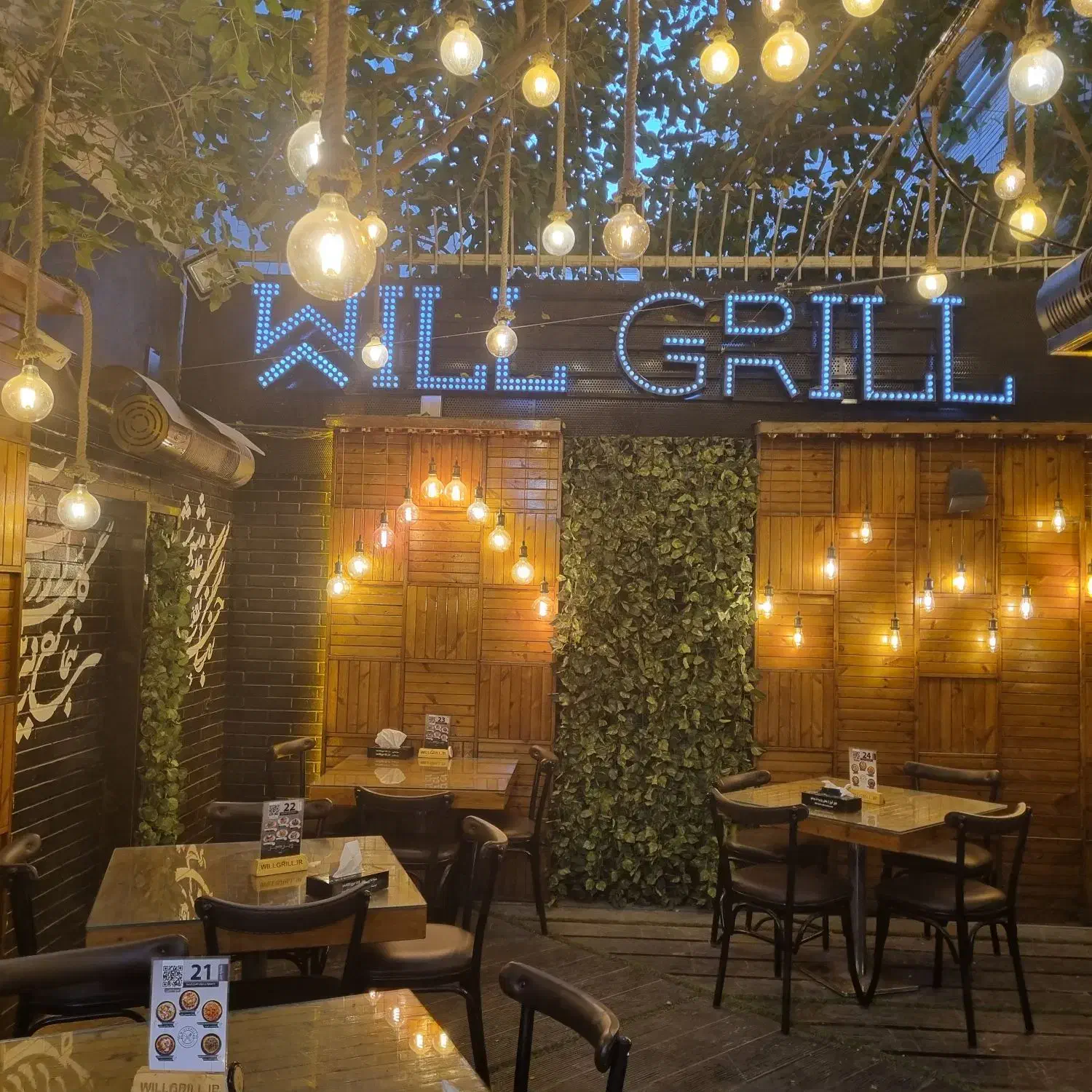 نیروی خدمات و پیتزا زن|استخدام خدمات فروشگاه و رستوران|اصفهان, فیض|دیوار