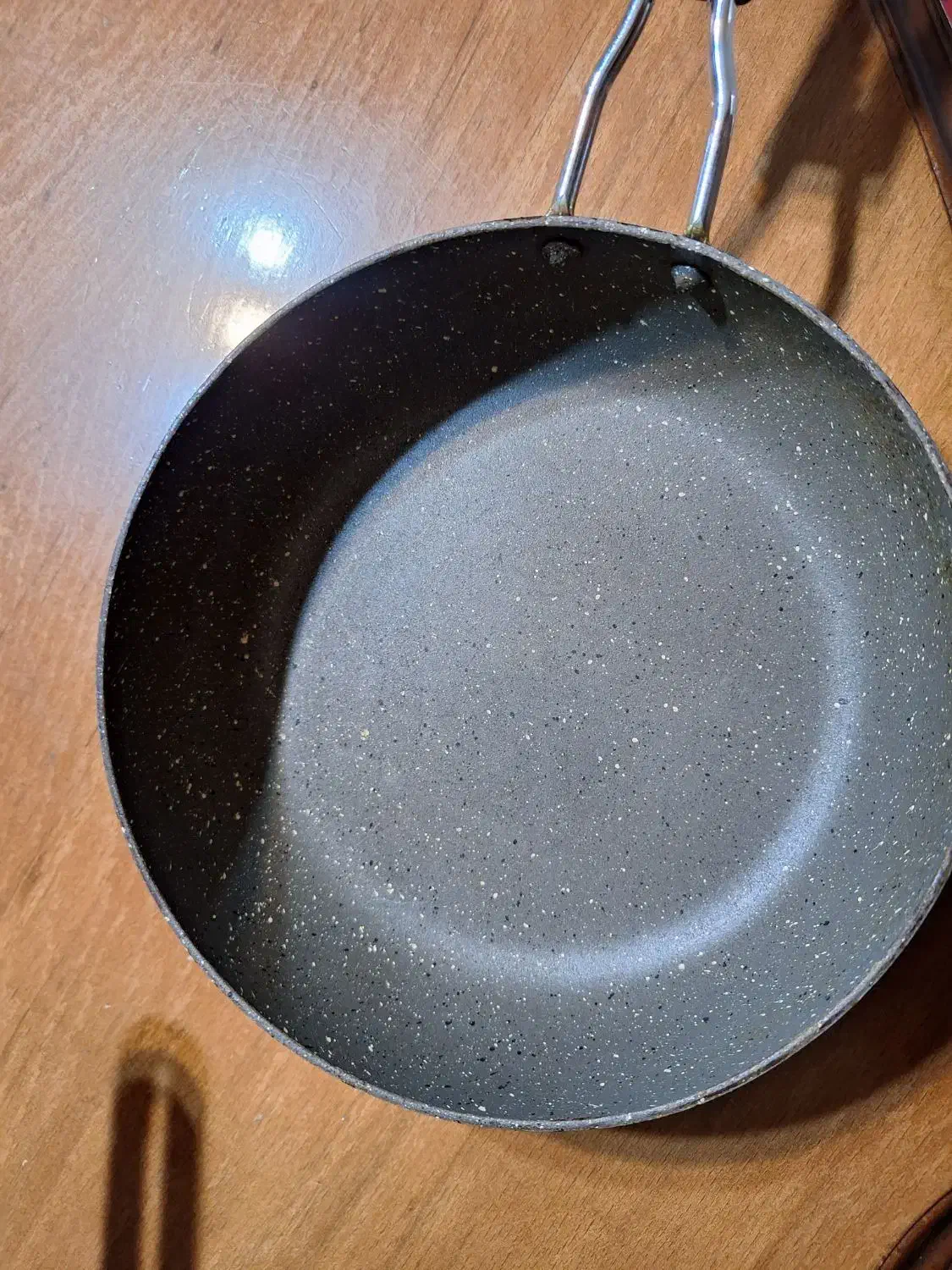 ماهی تابه گرانیت|ظروف پختوپز|اندیشه, اندیشه فاز ۳|دیوار