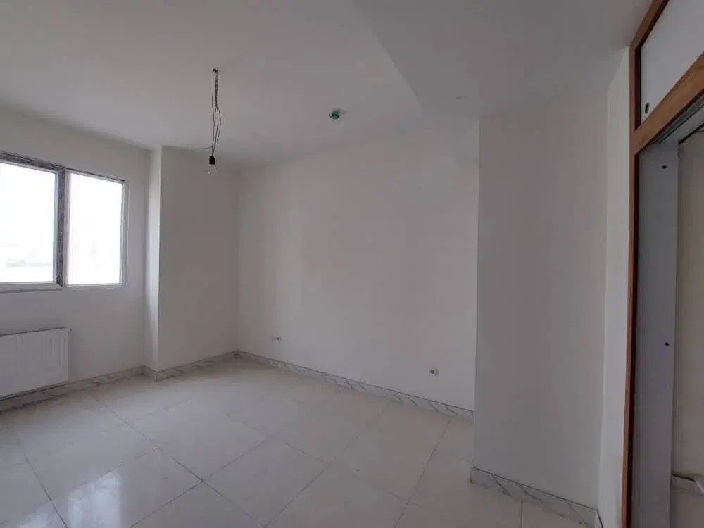 نگین غرب اردستانی ۱۳۵متر ۳خواب ویو شمال و جنوب