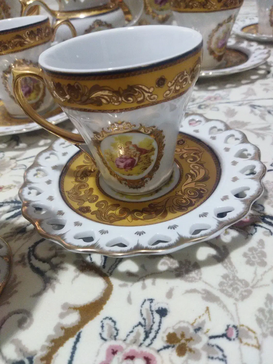 سرویس چایخوری لیلی ومجنون اصل|ظروف سرو و پذیرایی|هشتگرد, شهرک ایران خودرو|دیوار