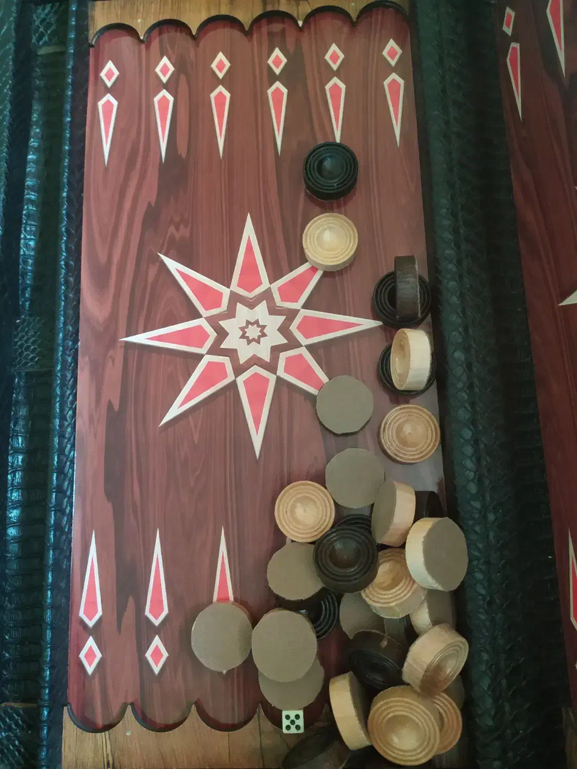 تخته نرد|کلکسیون اشیاء عتیقه|گرگان, |دیوار