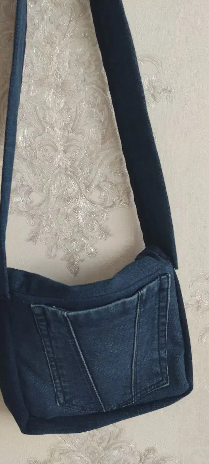 کیف جین با گلدوزی دست دوز|کیف، کفش، کمربند|حبیب آباد, |دیوار