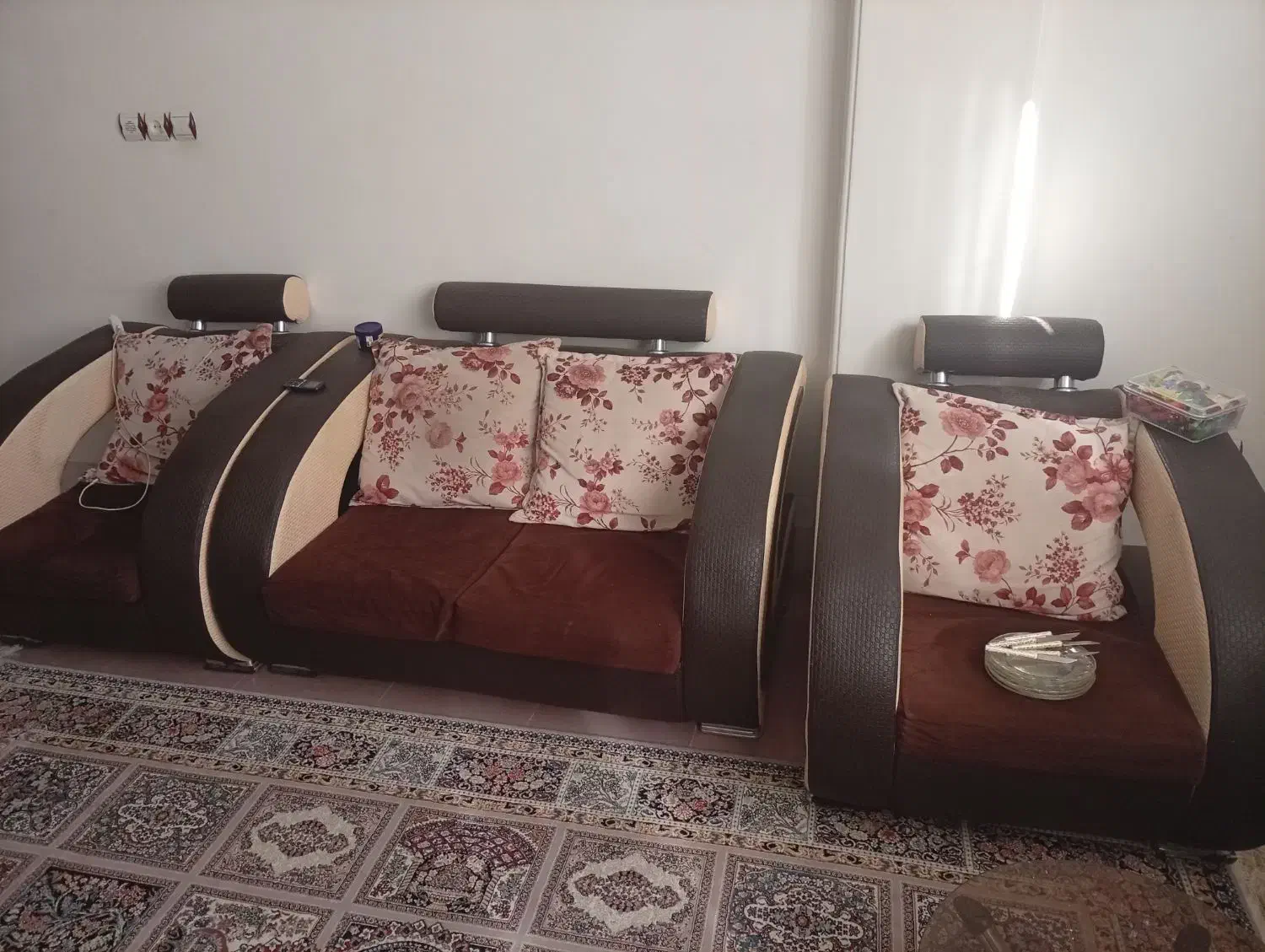 یک دست مبل هفت نفره دست دوم به فروش میرسد|مبلمان خانگی و میز عسلی|سمنان, |دیوار