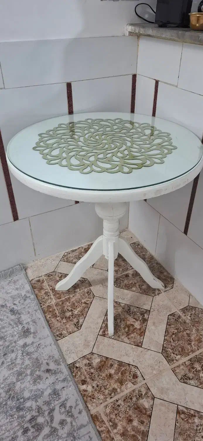 میز خاطره چوبی همراه رومیزی و شیشه|مبلمان خانگی و میز عسلی|قم, نیروگاه|دیوار