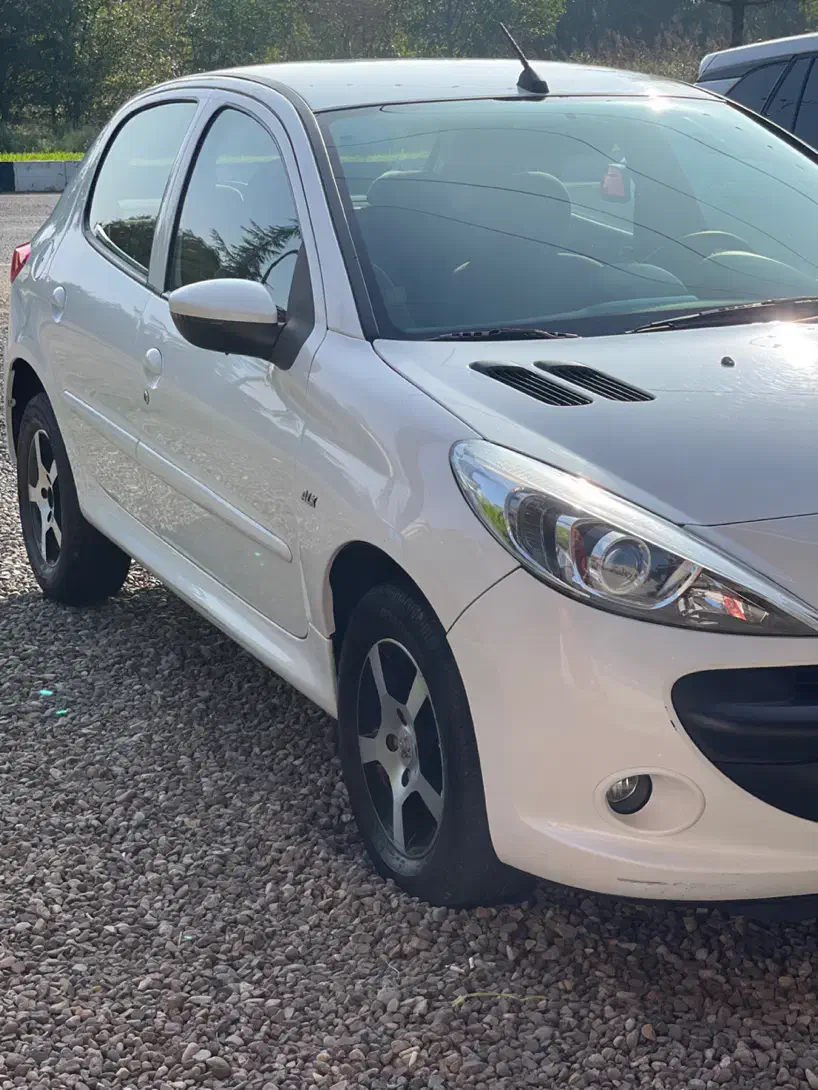 پژو ۲۰۷ اتوماتیک سفید مدل ۹۸|خودرو سواری و وانت|رشت, بلوار گیلان|دیوار