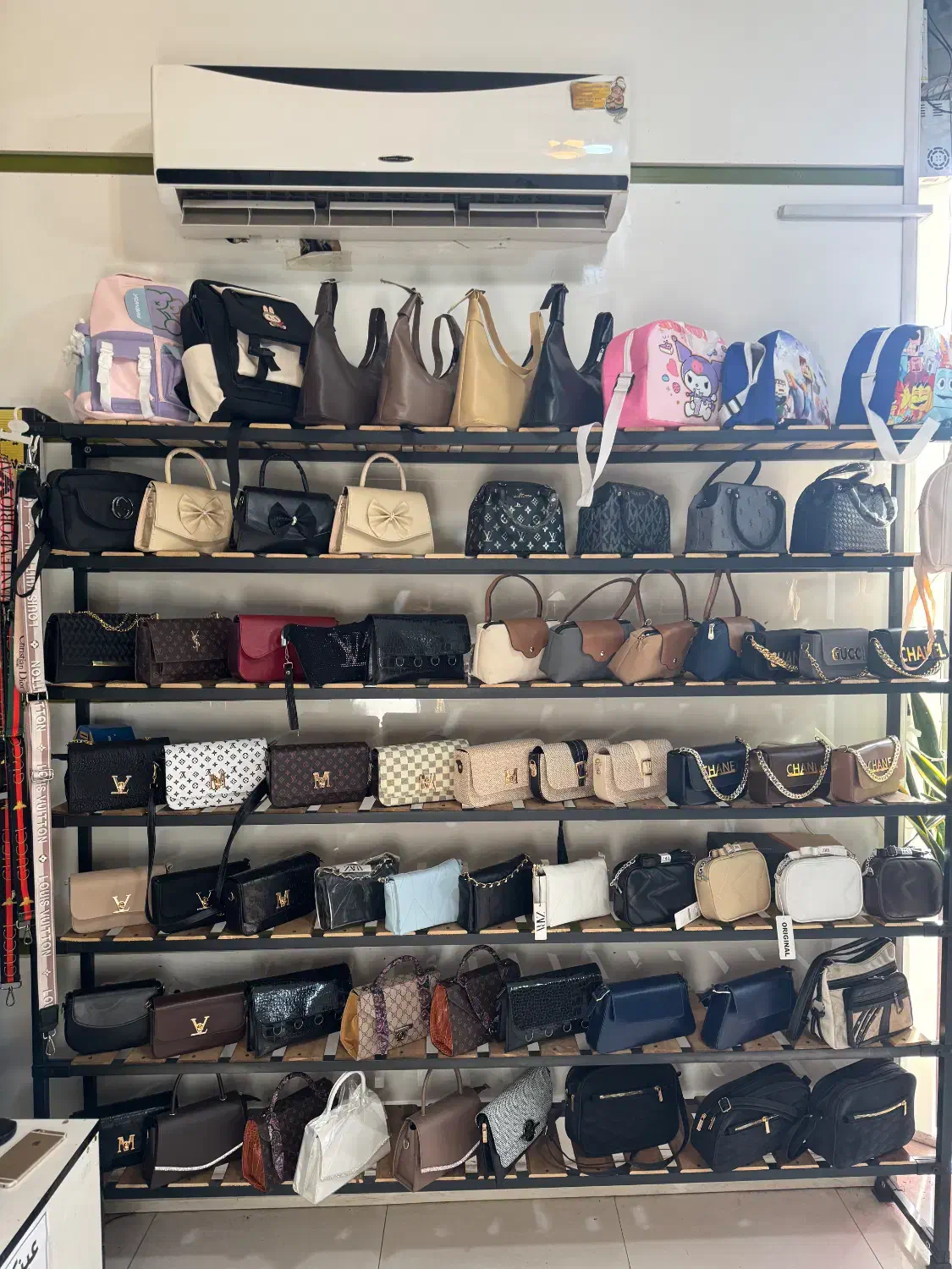 کیف ۱۹۹|کیف، کفش، کمربند|قم, باجک دو|دیوار