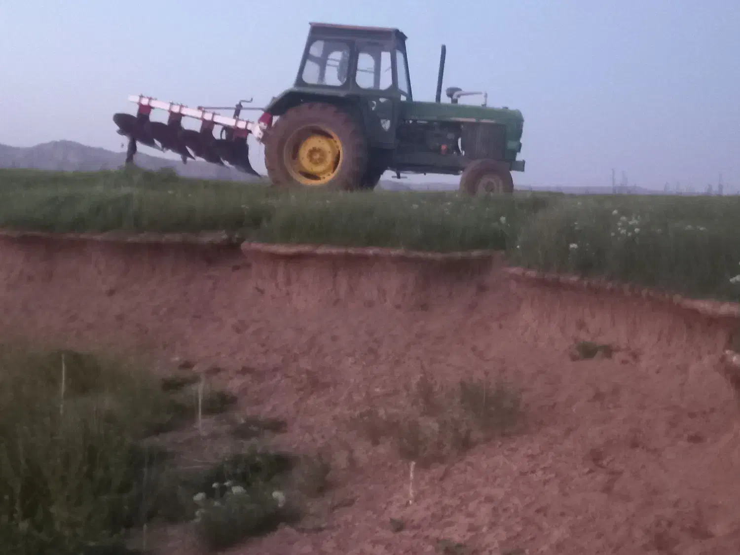 تراکتور ۳۳۵۰ مدل ۱۳۷۰|خودرو سنگین|آباده, |دیوار