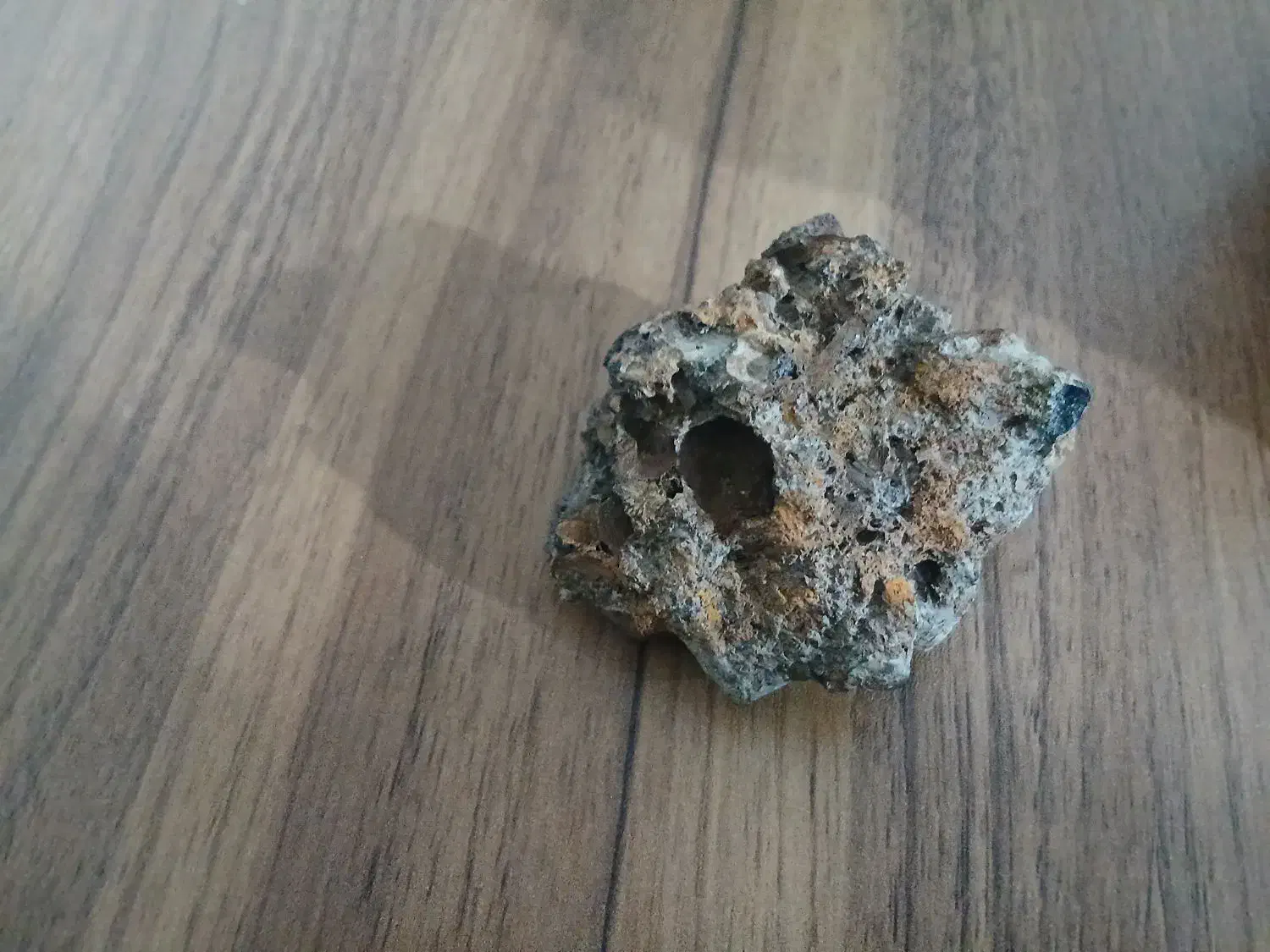 شهاب سنگ|جواهرات|گرگان, |دیوار