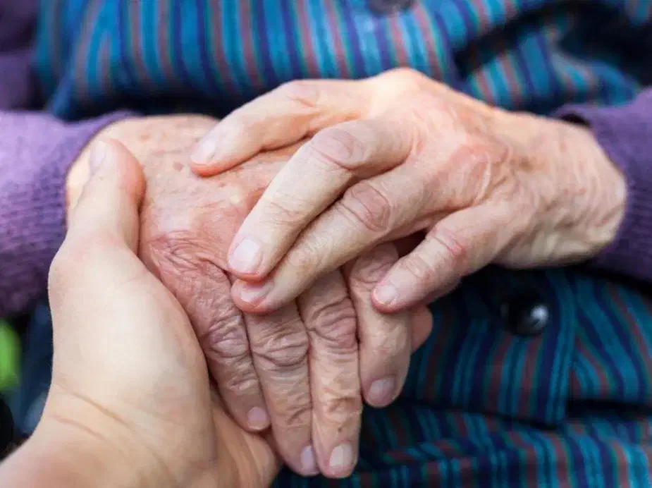 مراقبت از سالمند|استخدام درمانی، زیبایی، بهداشتی|رفسنجان, |دیوار