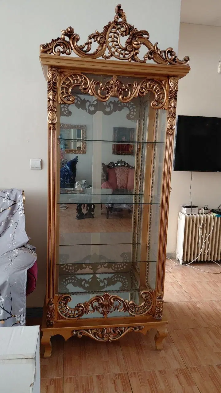 بوفه چراغدار شکیل وزیبا با صفحات شیشه ای|بوفه، ویترین، کنسول|تهران, یوسفآباد|دیوار
