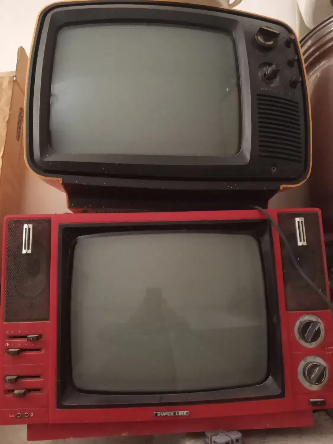 تلوزیونقدیمی|تلویزیون و پروژکتور|اراک, |دیوار