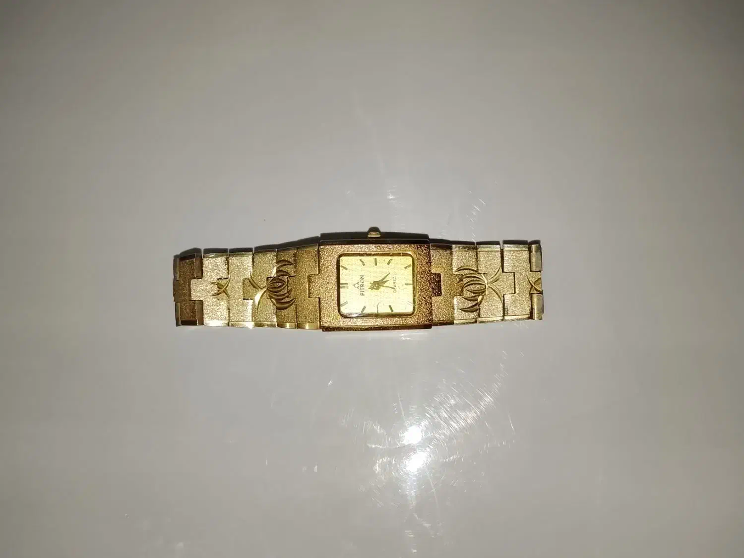 ساعت زنانه فیتروعن زیر خاکی|ساعت|چناران, |دیوار