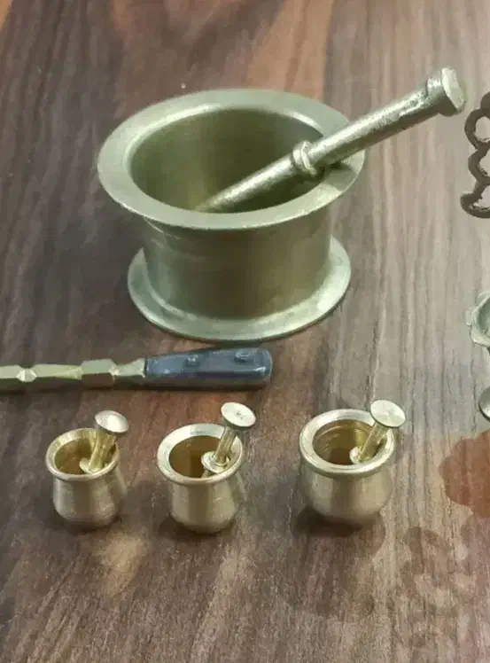 شیرینی خوری یا میوه خوری برنجی و هاون دکوری برنجی|ظروف سرو و پذیرایی|ورامین, ورامین|دیوار