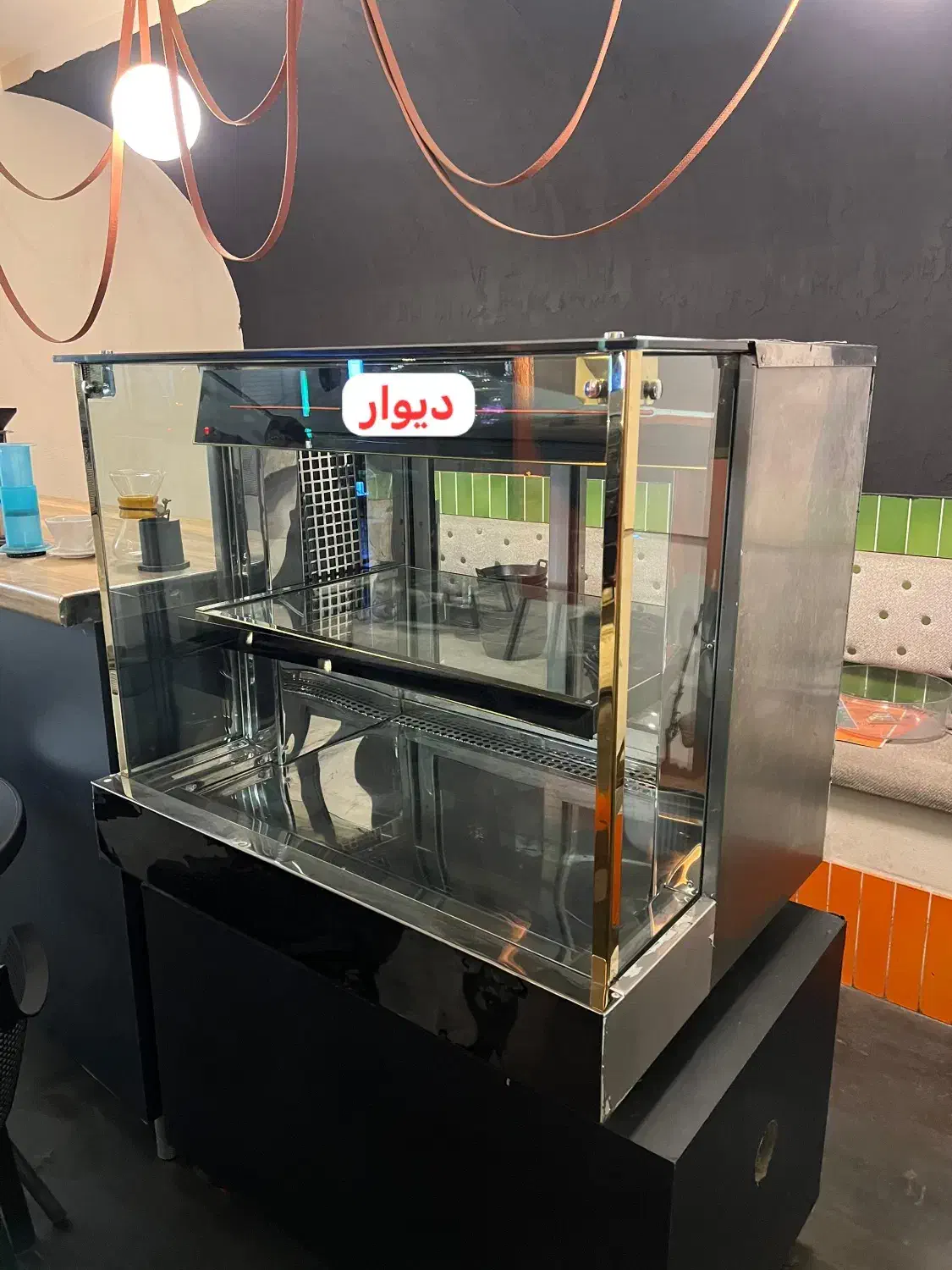 یخچال ویترینی و شو کیک|کافی‌شاپ و رستوران|رشت, سعدی (تختی)|دیوار