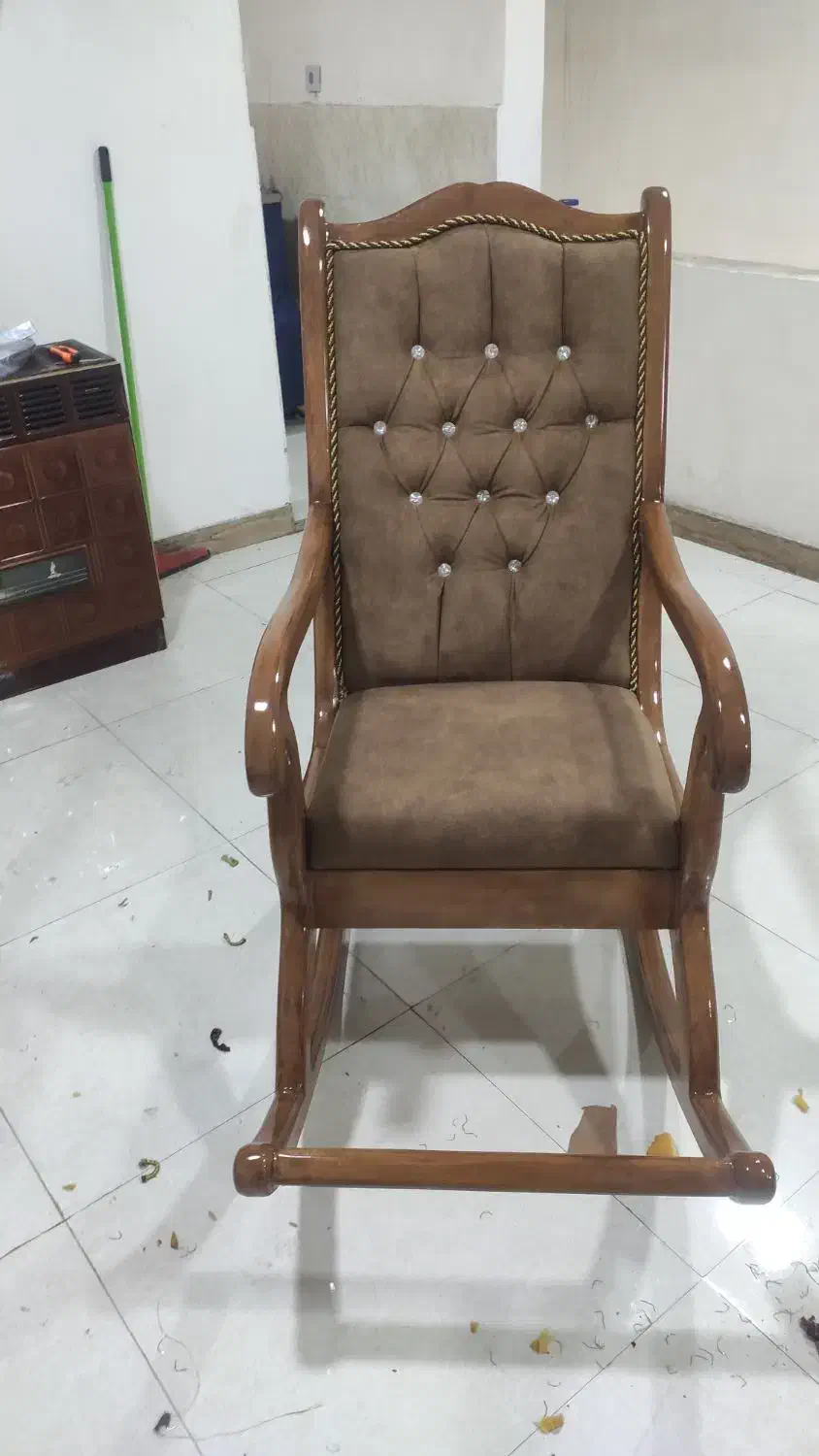 تعمیرات و رویه کوبی انواع مبلمان و صندلی|خدمات پیشه و مهارت|رشت, استقامت ۱|دیوار