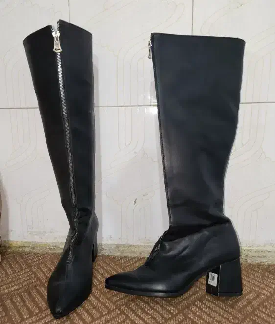 بوت تا زانو|کیف، کفش، کمربند|اهواز, کوی نیرو|دیوار