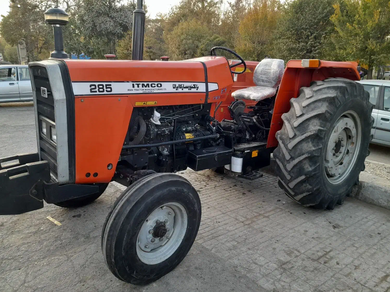 تراکتور فرگوسن 285 مدل 83 عتیقه|خودرو سنگین|کنگاور, |دیوار