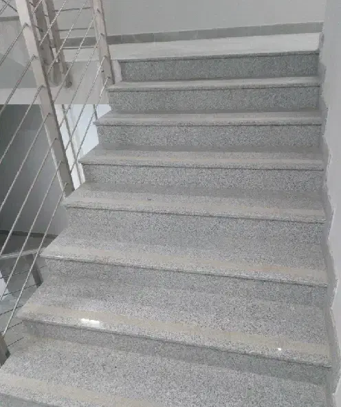 نظافت راه پله و پیلوت حیاط|خدمات نظافت|آمل, |دیوار