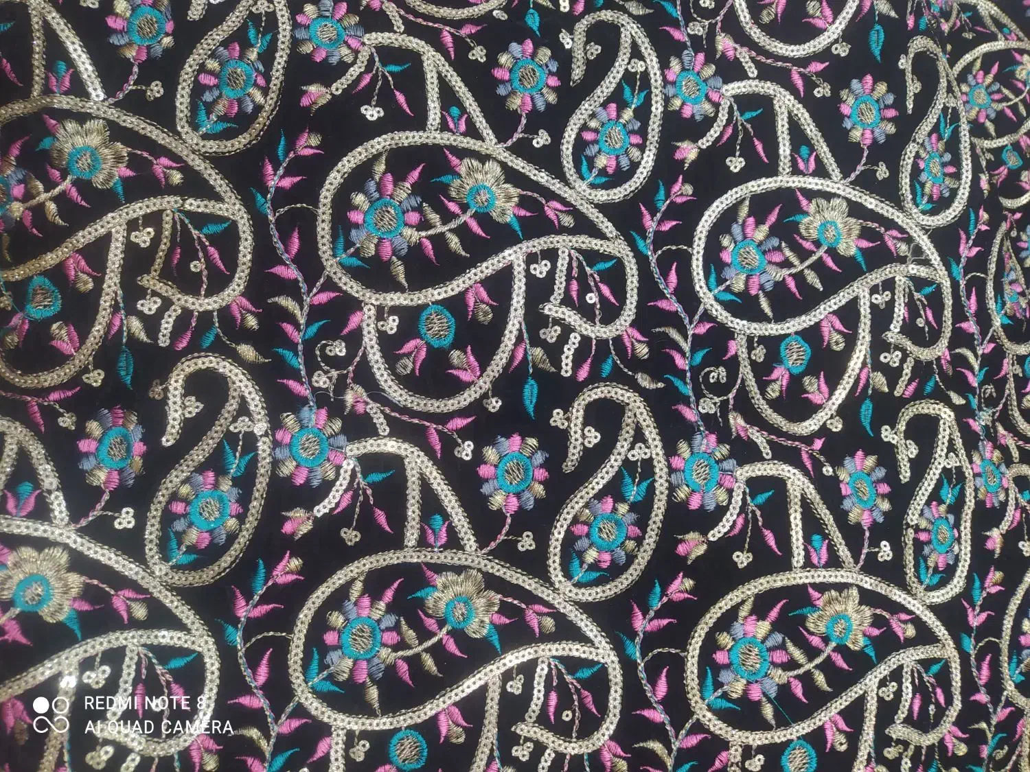 پارچه مخمل|لباس|شیراز, آبیاری|دیوار