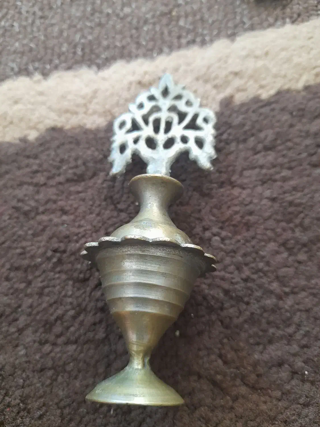 تعدای سکه قدیمی|کلکسیون اشیاء عتیقه|بافت, |دیوار