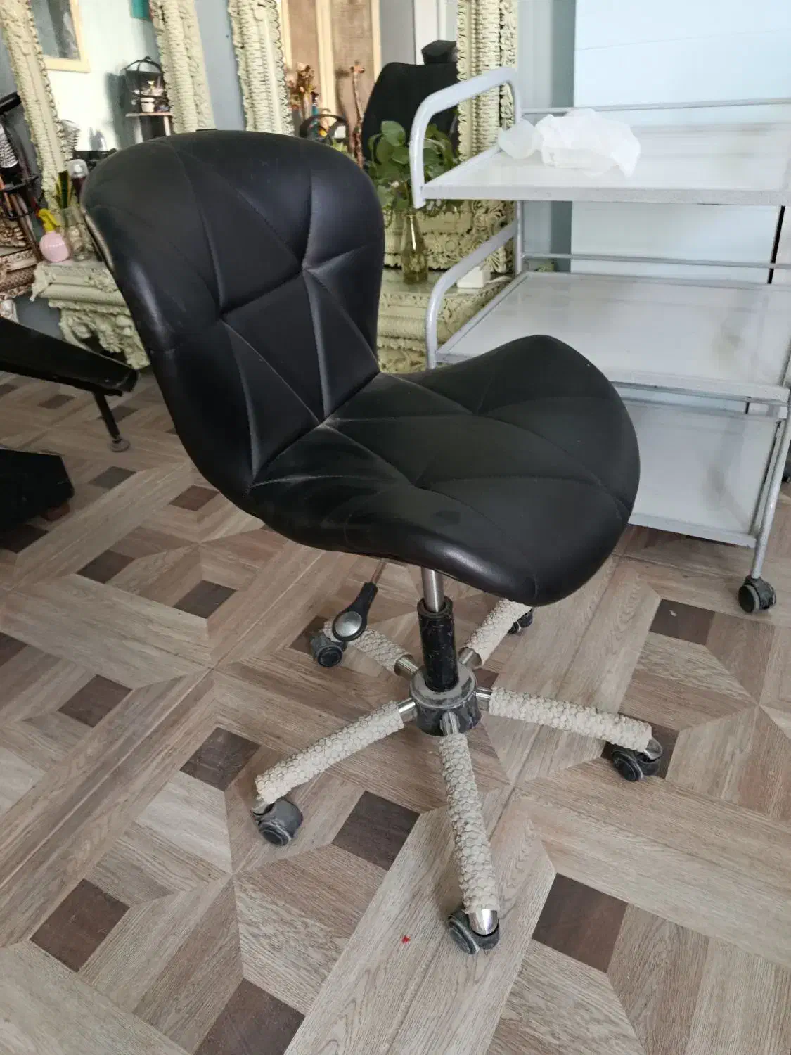 لوازم آرایشگاه|آرایشگاه و سالنهای زیبایی|گنبد کاووس, |دیوار