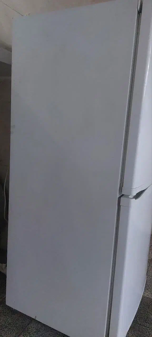 یخچال فریزر اسنوا بدون برفک .کاملا سالم|یخچال و فریزر|شاهین‌شهر, خانه کارگر|دیوار