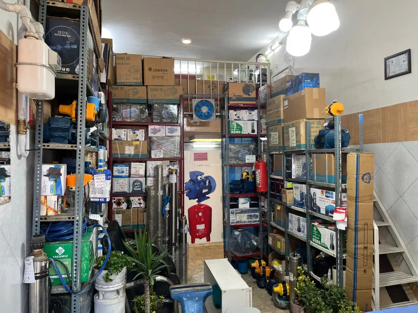 نیازمند شاگرد جهت تعمیرات پمپ آب|استخدام صنعتی، فنی، مهندسی|رودهن, |دیوار