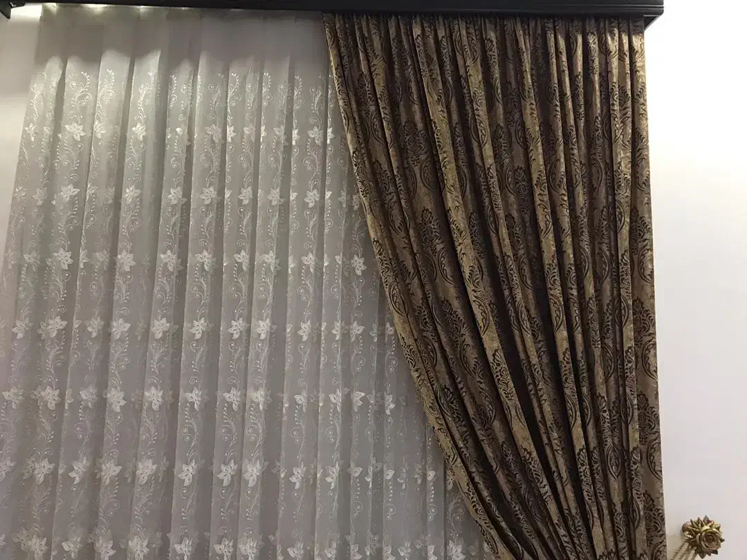 2 عدد پرده 3 متری حریر ترک همراه کتیبه و چوب پرده|پرده، رانر، رومیزی|دوگنبدان, |دیوار