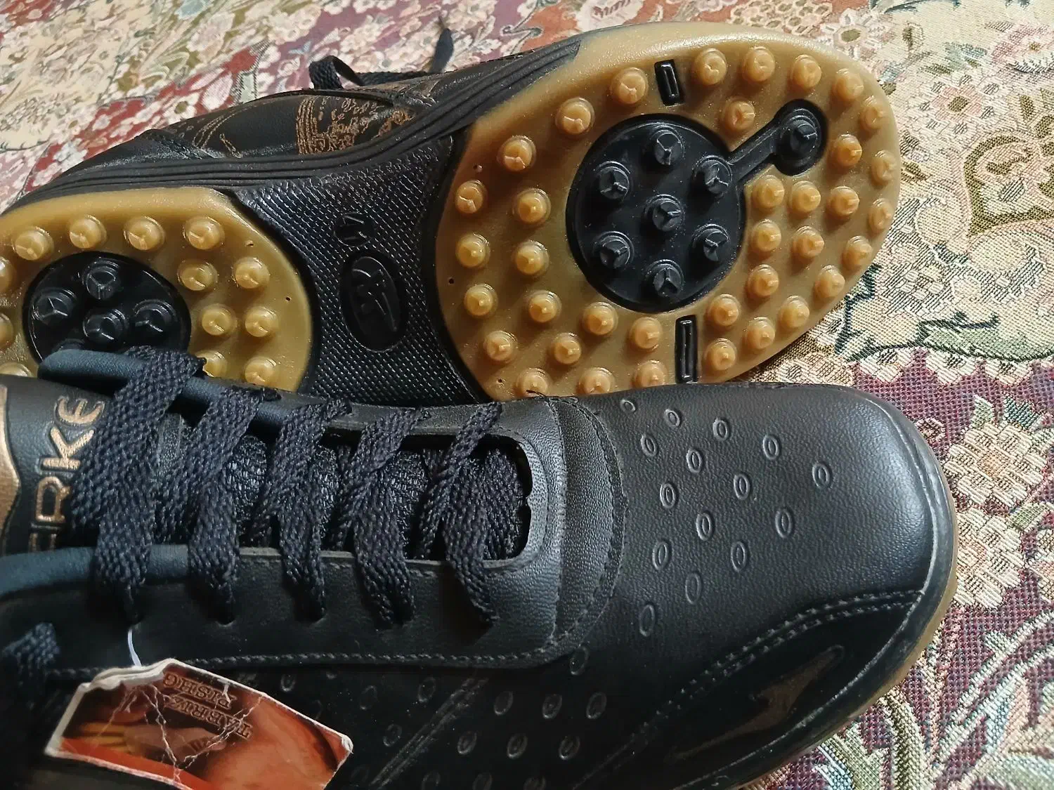 کفش ورزشی|تجهیزات ورزشی|کاشمر, |دیوار