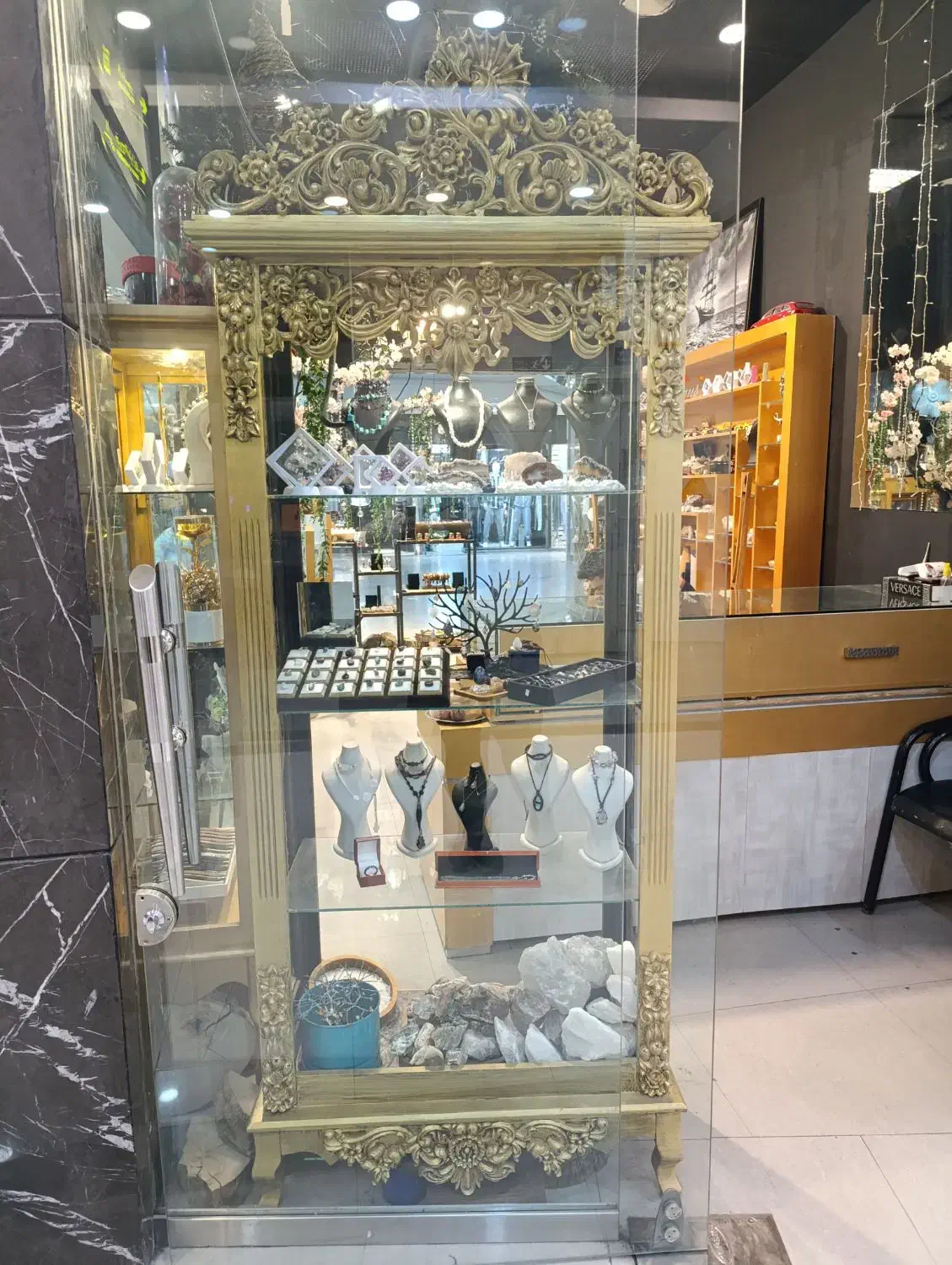 بوفه با پتینه طلایی مفت|بوفه، ویترین، کنسول|مشهد, صیاد شیرازی|دیوار