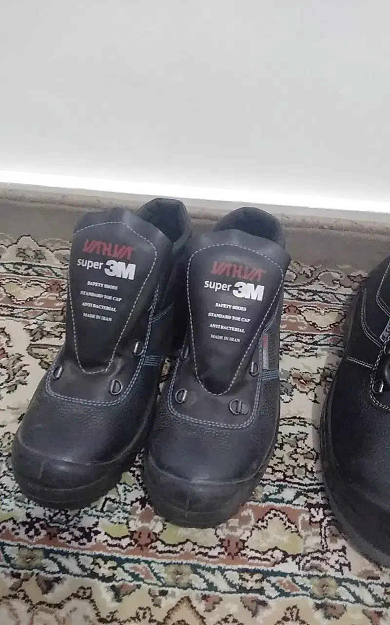 کفش کار و ایمنی و کوهنوردی  لباس کار|کیف، کفش، کمربند|بیرجند, |دیوار