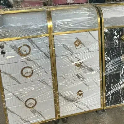 کلیه وسایل سالن زیبایی با قیمت مناسب فروش فوری|آرایشگاه و سالنهای زیبایی|خمین, |دیوار