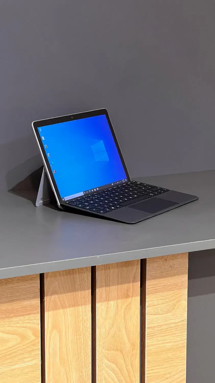 لپ تاپ surface pro Go 2 مشابه اکبندباتری بالای ۹۰٪|رایانه همراه|تهران, فلسطین (میدان انقلاب)|دیوار