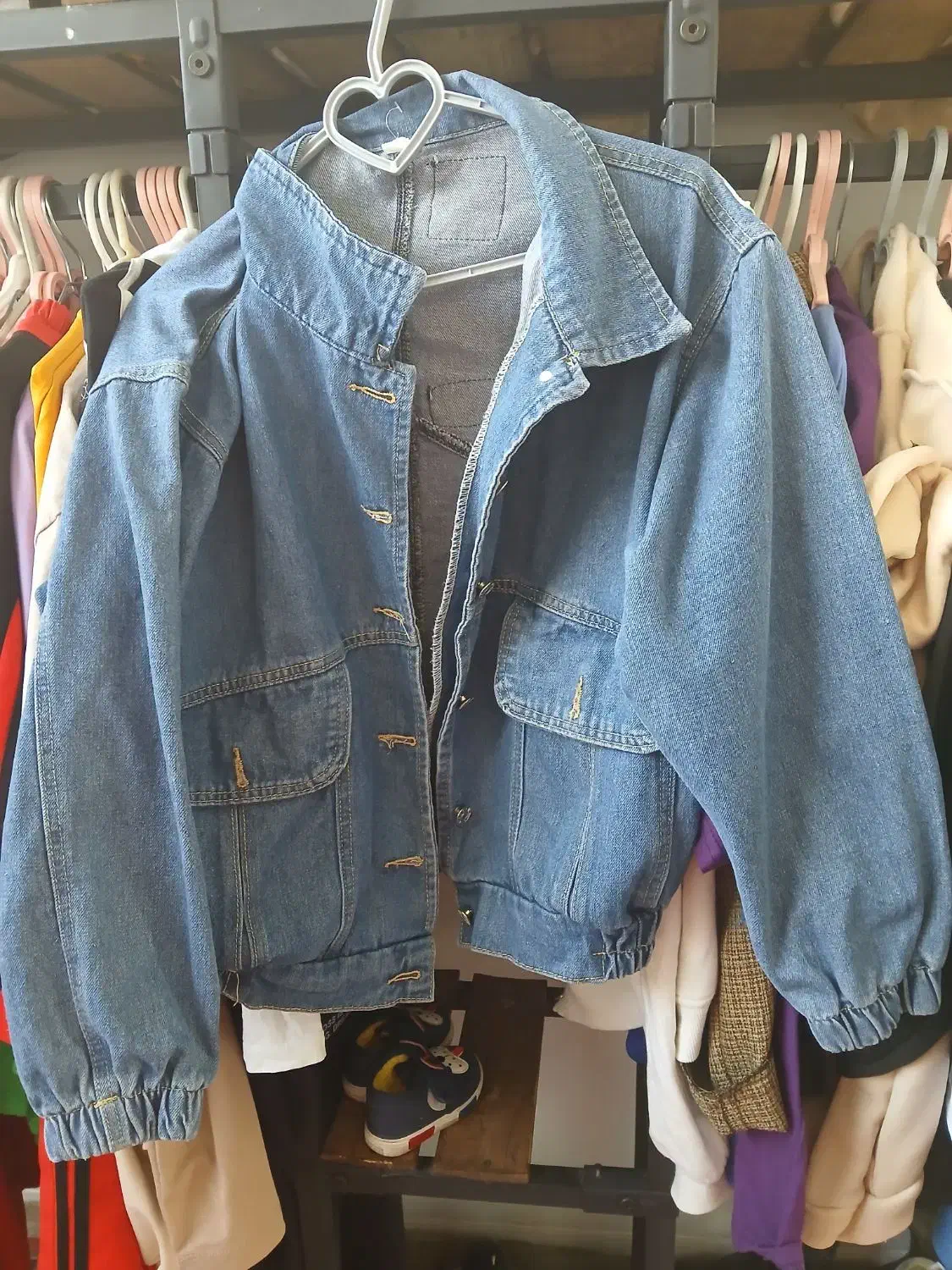 کت لی|لباس|اصفهان, پوریای ولی|دیوار