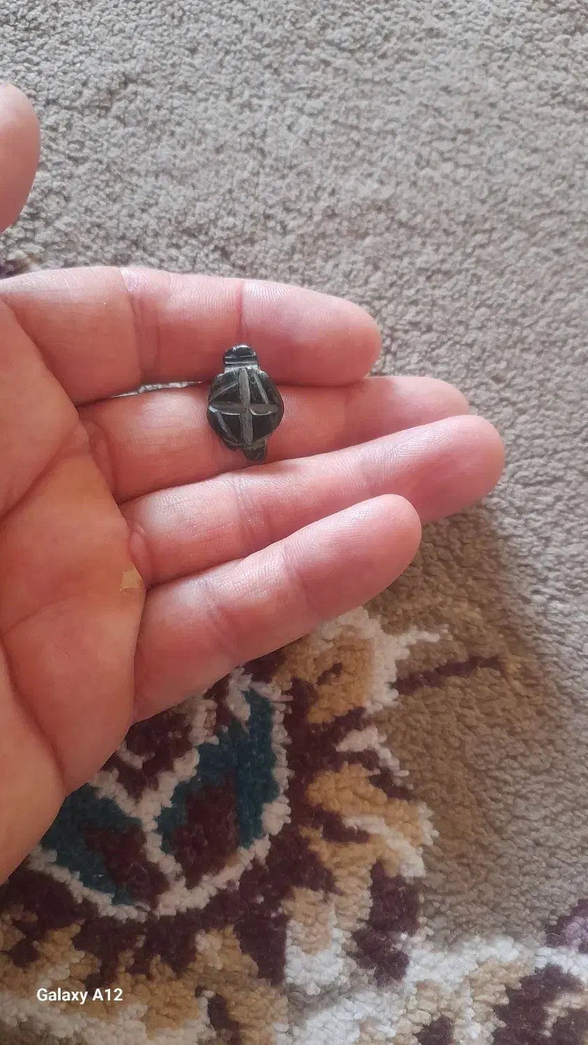 مهره کهنه|کلکسیون اشیاء عتیقه|حمیل, |دیوار