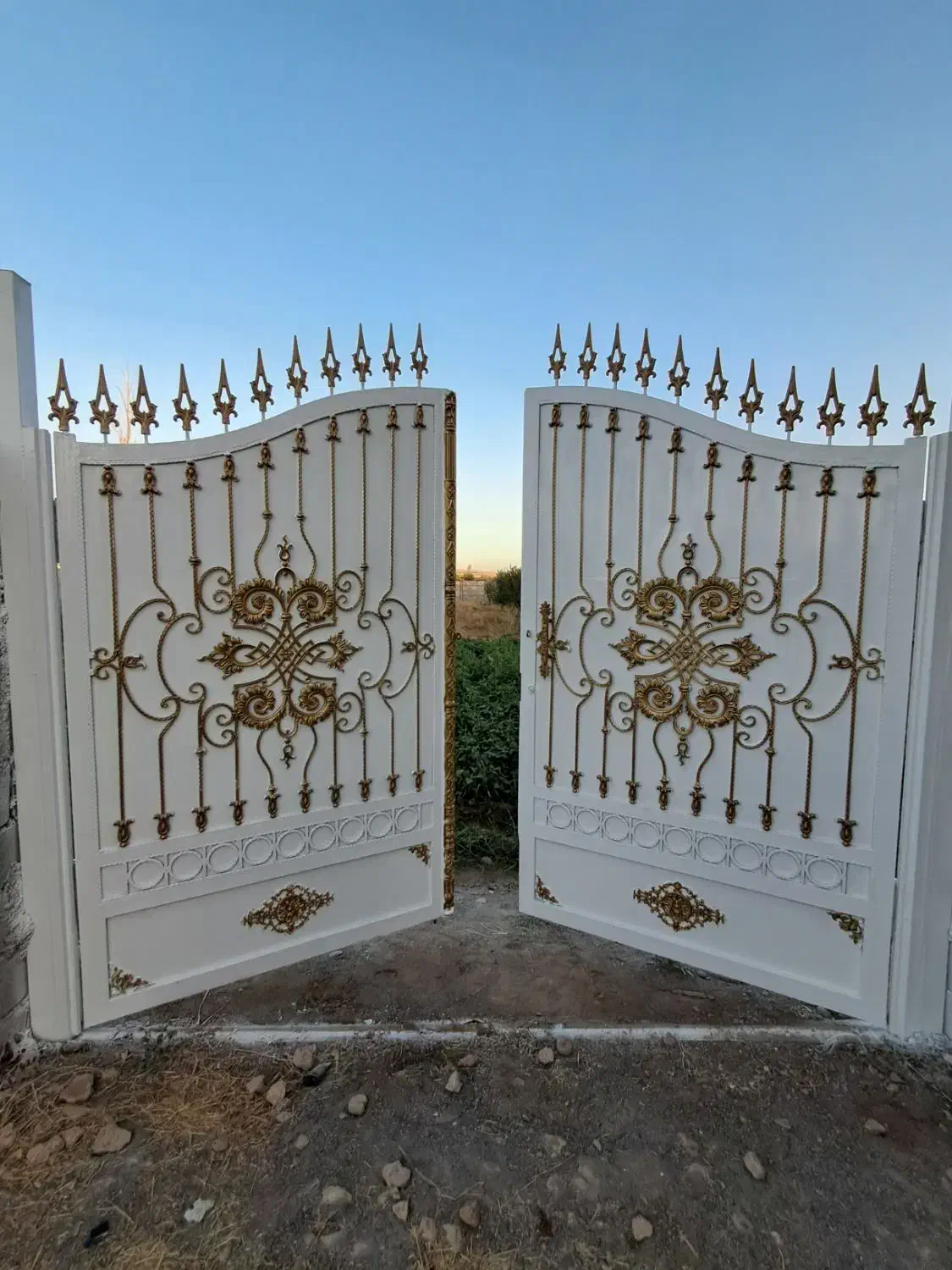 رنگ کاری درب وپنجره ساختمان|مصالح و تجهیزات ساختمان|خمین, |دیوار