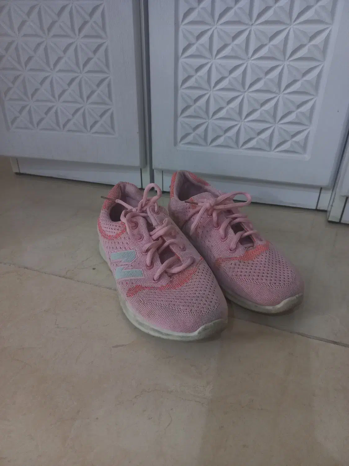 کفش اسپورت|کیف، کفش، کمربند|جهرم, |دیوار