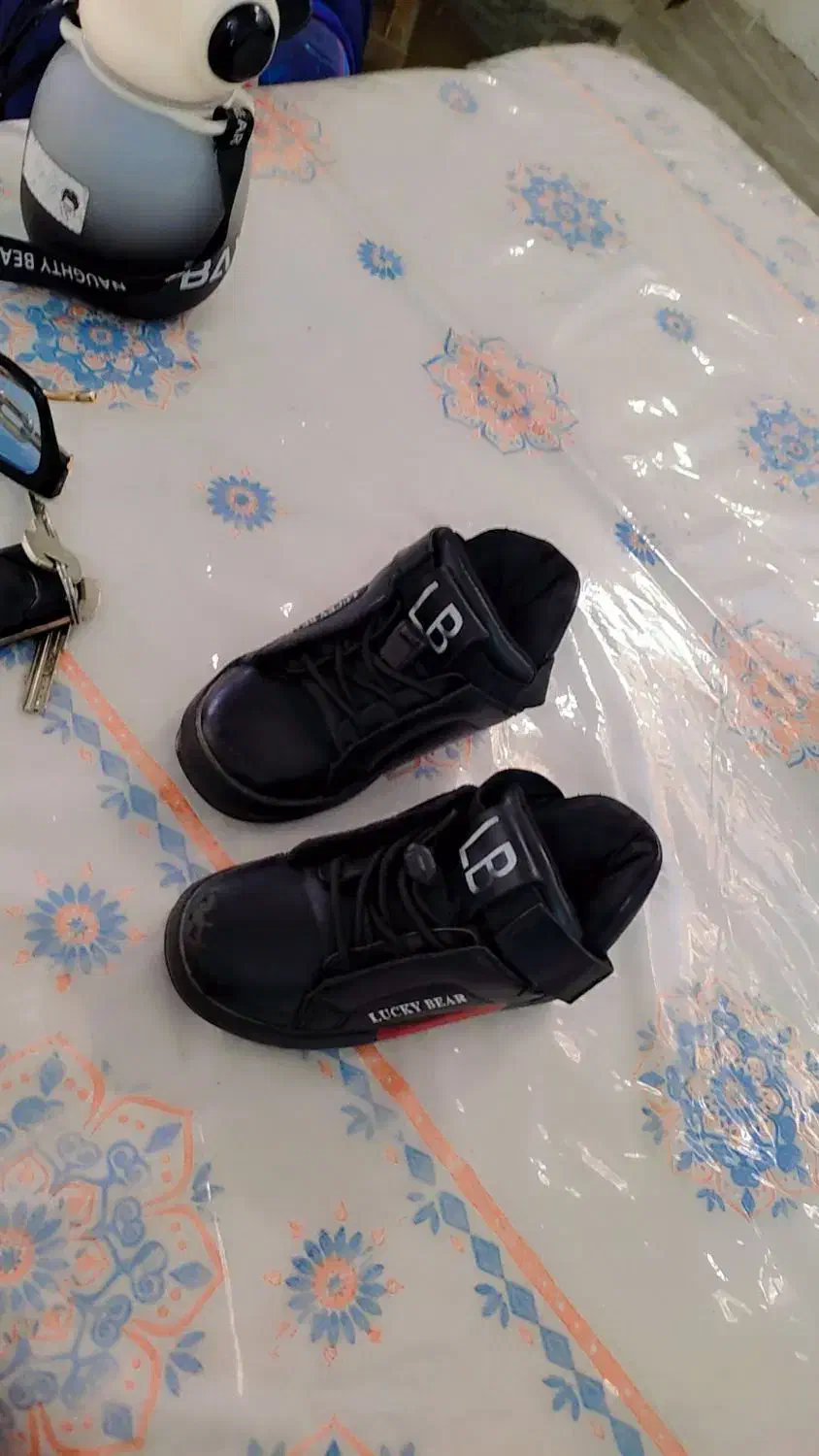 فروش چند جفت کفش سایز24.26.38|کفش و لباس بچه|فسا, |دیوار