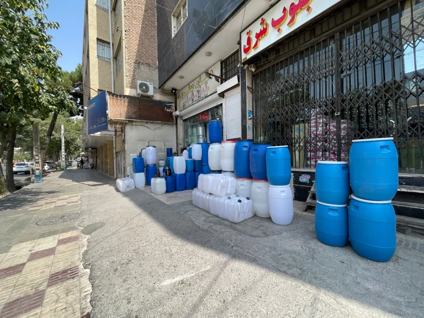 بشکه|ظروف نگهدارنده، پلاستیکی، یک‌بارمصرف|کرمان, |دیوار