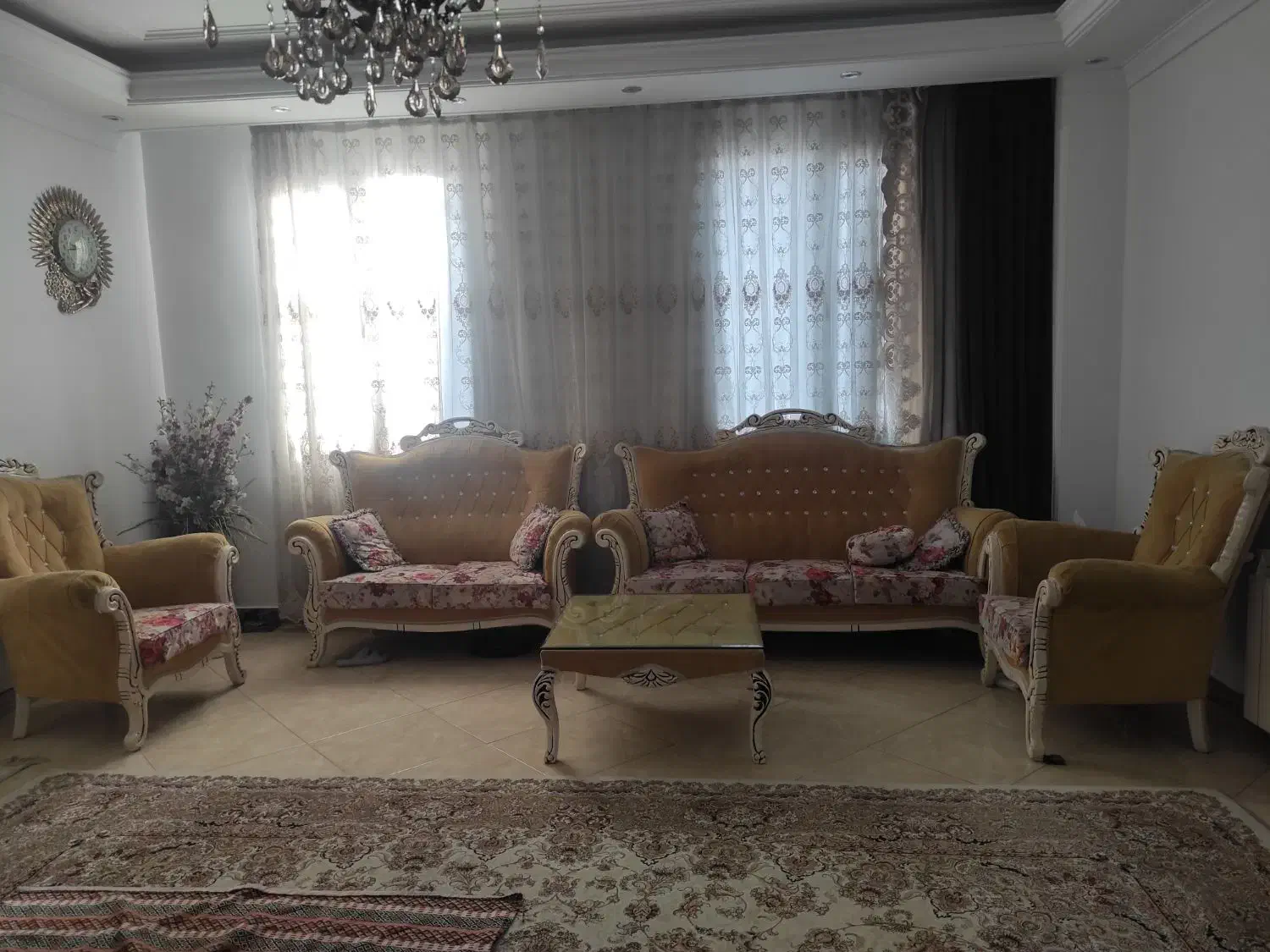 مبل هفت نفره با دو جلو مبلی از جنس خودش .|مبلمان خانگی و میز عسلی|اسلام‌شهر, شهرک الهیه|دیوار