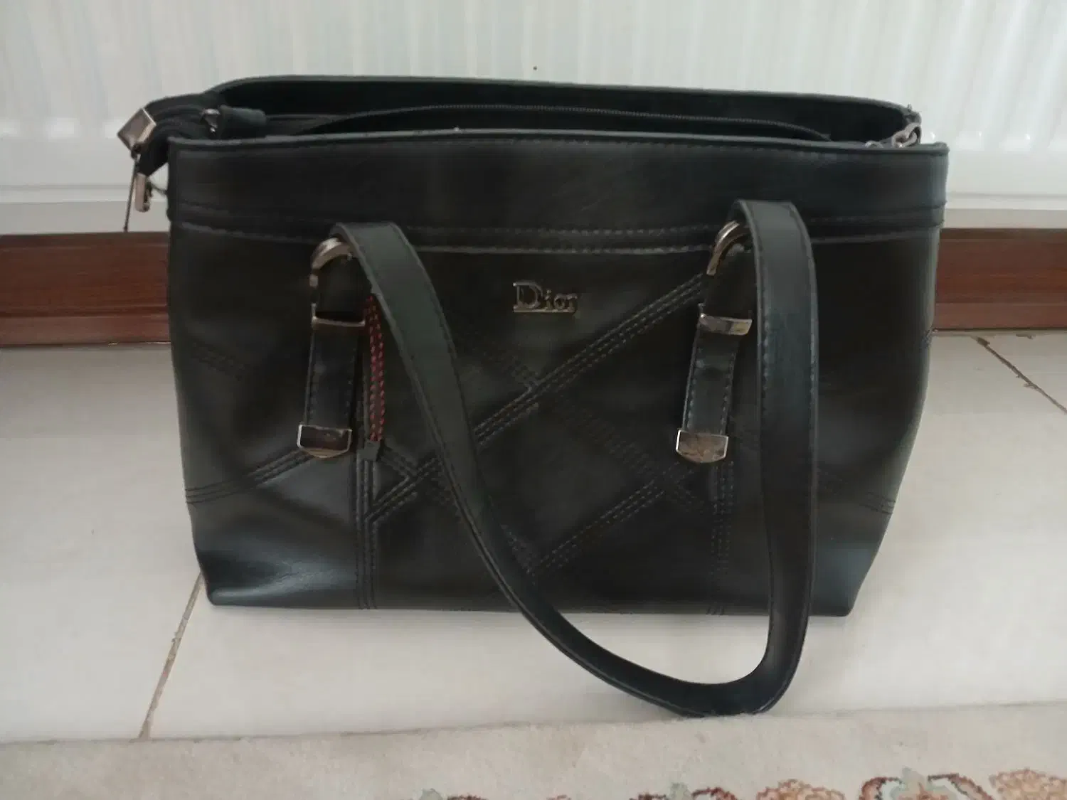 کیف|کیف، کفش، کمربند|قم, انسجام|دیوار