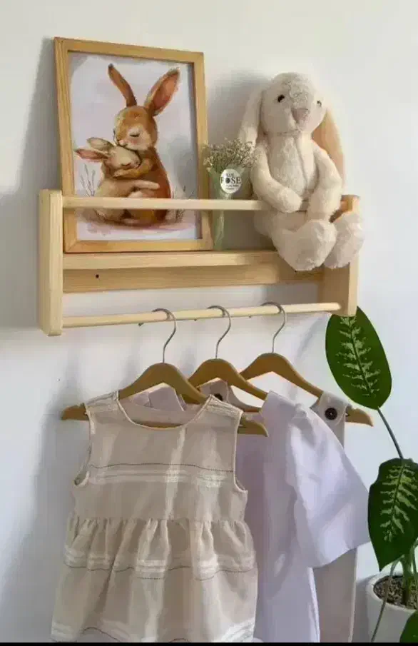 دستسازه های چوبی شلف و استند ساعت کافی بار|کتابخانه، شلف، قفسههای دیواری|بندر انزلی, آذربایجان|دیوار