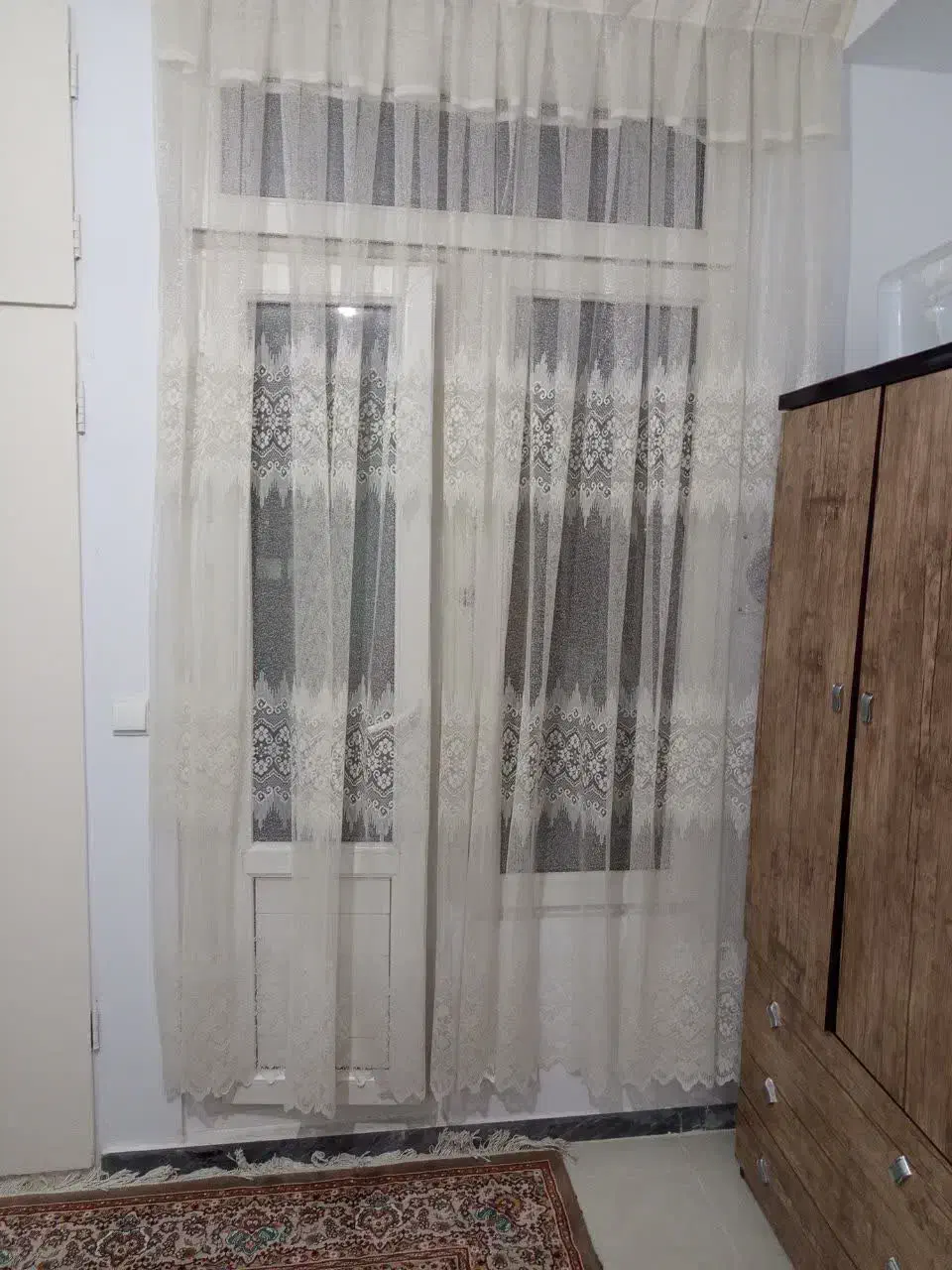 پرده سالم تمیز نوع بدونه هیچ پارگی وعیب یا زدگی|پرده، رانر، رومیزی|فردیس, شهرک راه آهن|دیوار