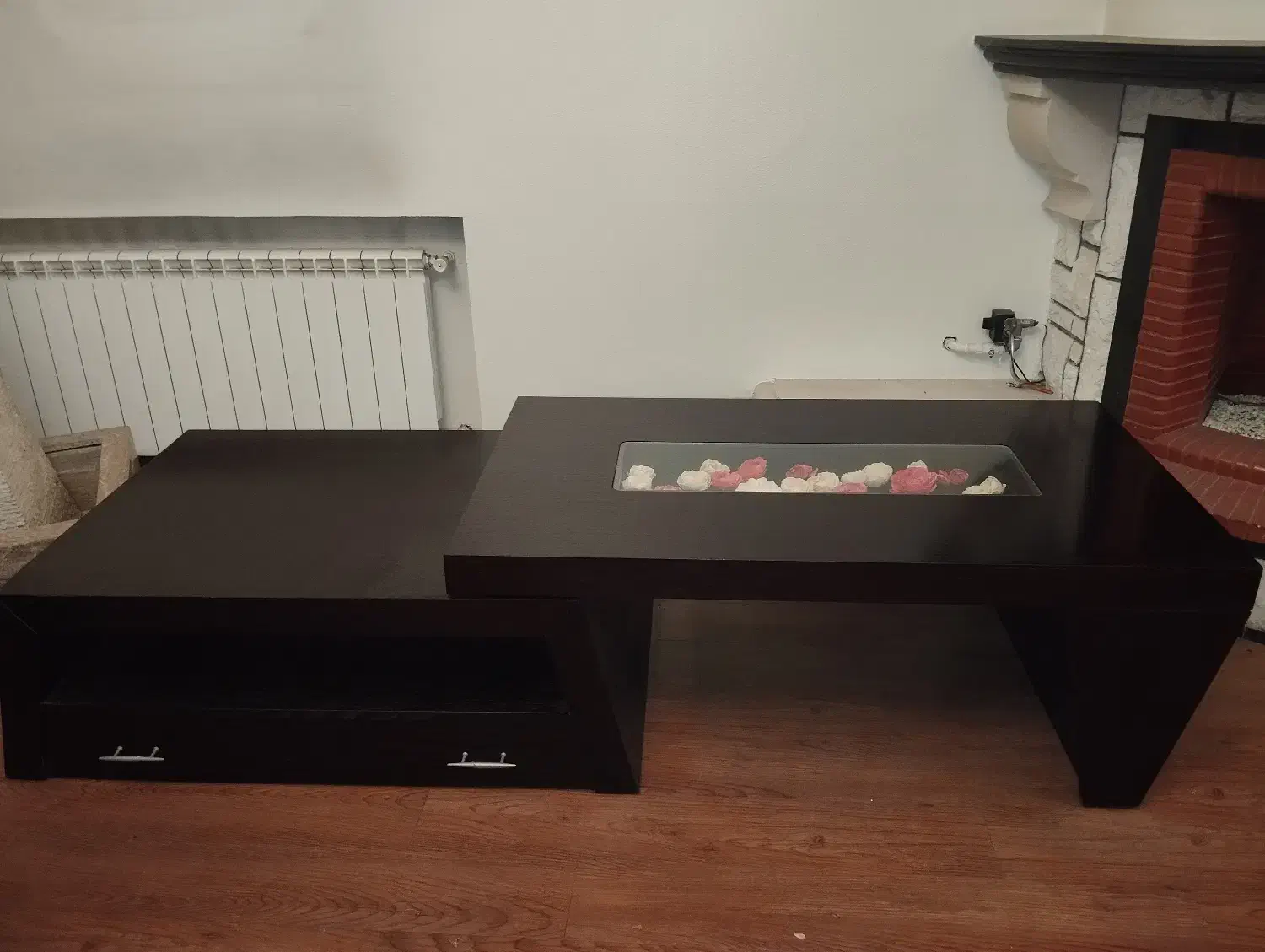 میز چوبی وسط مبل کاملا نو دارای قابلیت بزرگ شدن|مبلمان خانگی و میز عسلی|بابل, |دیوار