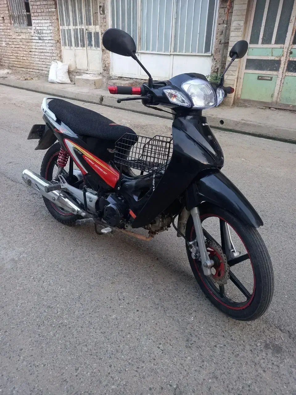 کریستال کویر ۹۳ مدارک کامل با بیمه|موتورسیکلت|آزادشهر, |دیوار