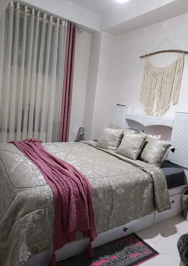 یه عدد تخت و میز آینه آرایش دورتادور باکس|تخت و سرویس خواب|کهریزک, |دیوار