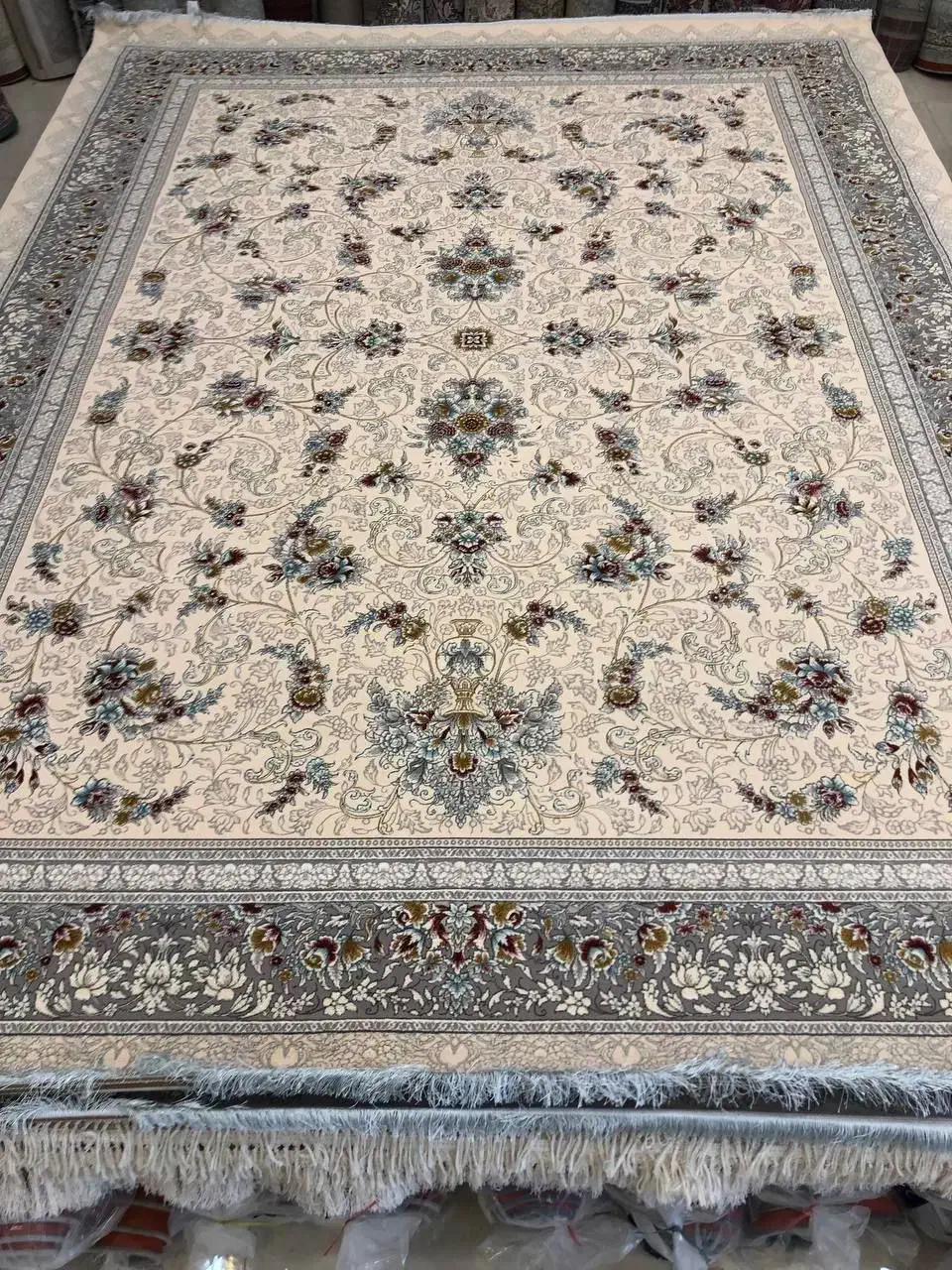 فروش فرش تخفیفی|فرش|آران و بیدگل, |دیوار