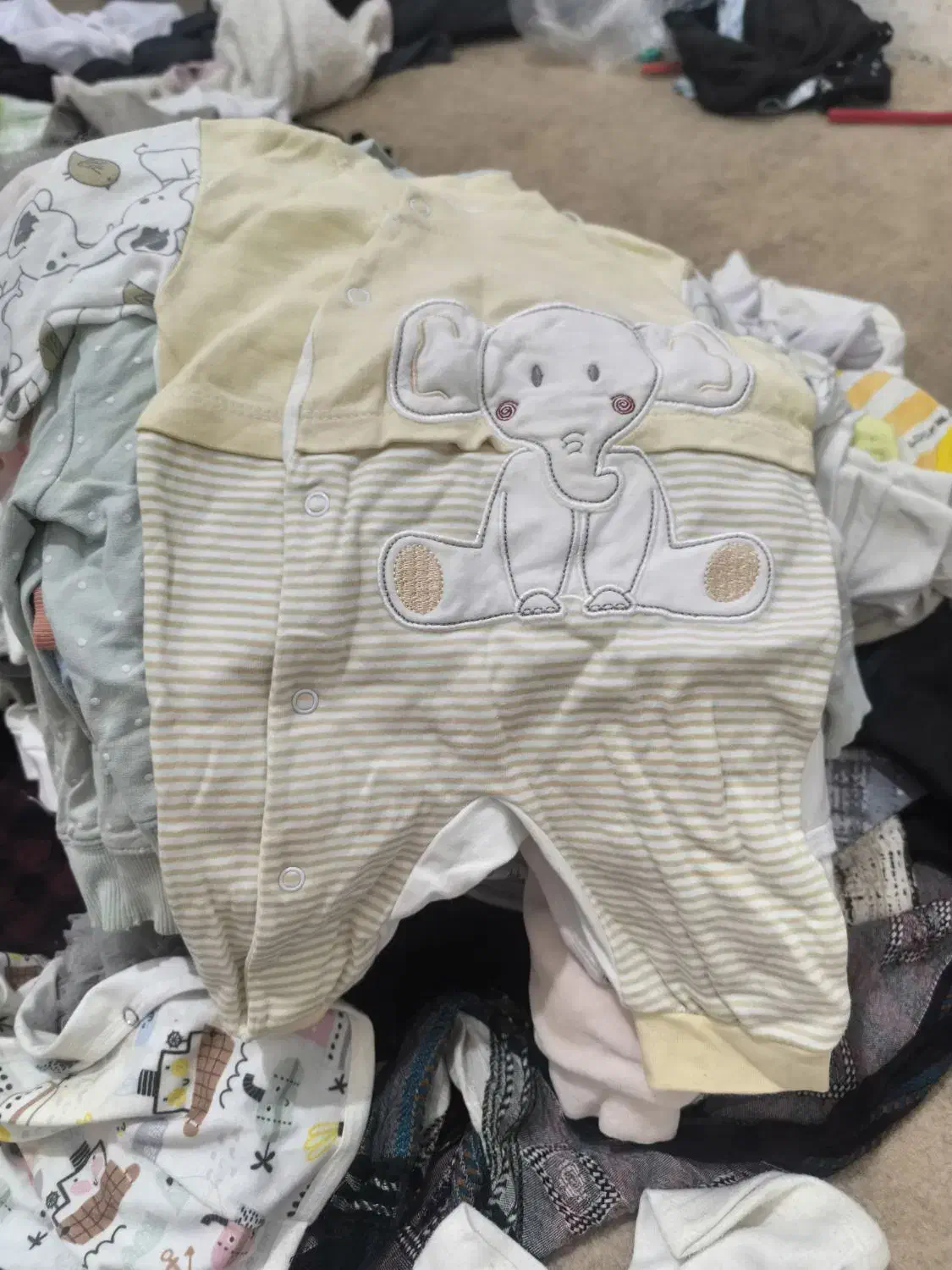 لباس دخترانه|کفش و لباس بچه|مشهد, انقلاب|دیوار