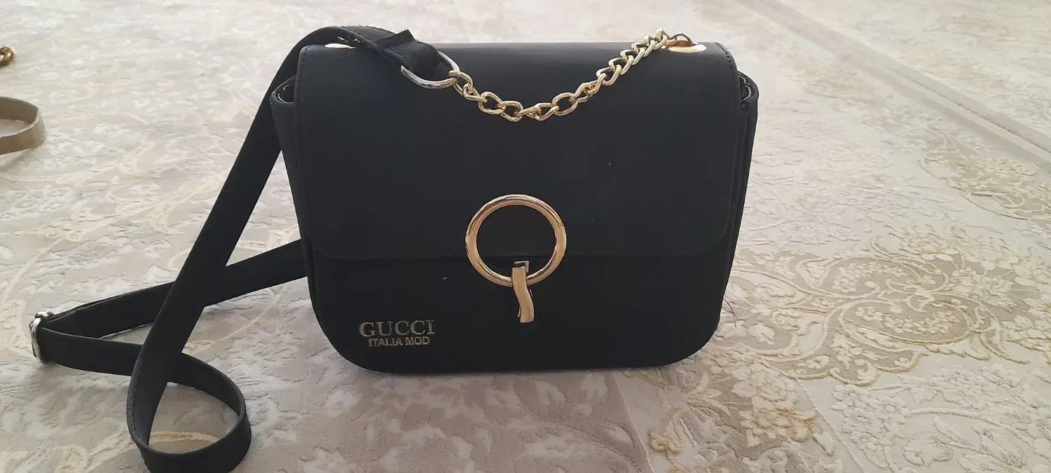 تعدادی کیف|کیف، کفش، کمربند|همدان, |دیوار