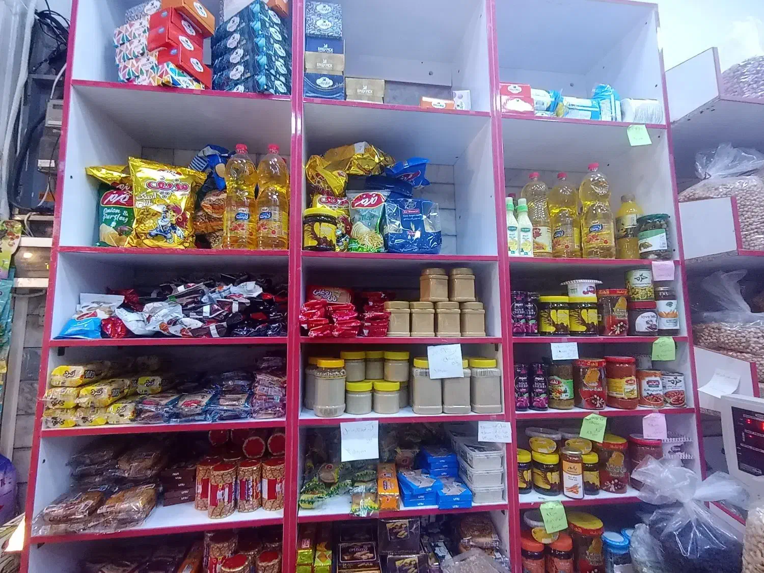 قفسه مغازه و شکلات و میز کار|فروشگاه و مغازه|صومعهسرا, |دیوار